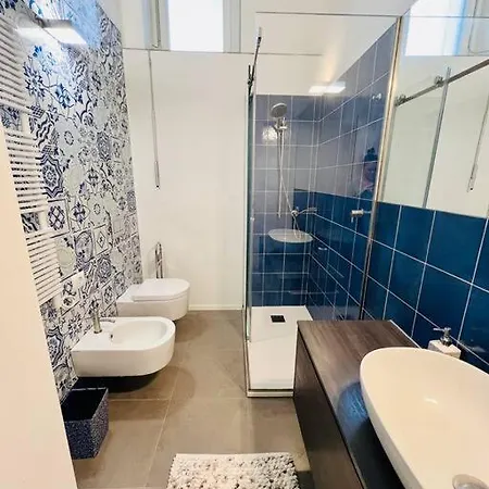 Luxury Seafront Penthouse *