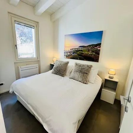 Luxury Seafront Penthouse * Porto Azzurro