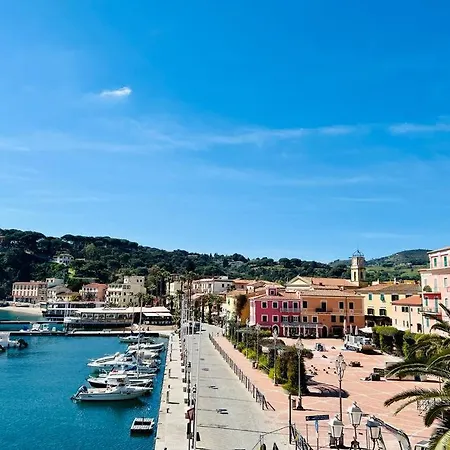 Luxury Seafront Penthouse *