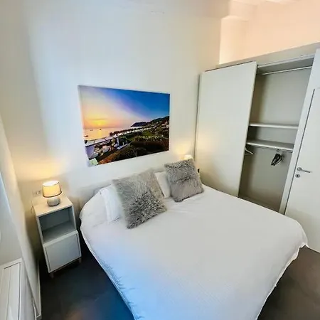 Luxury Seafront Penthouse Apartman *