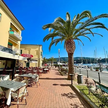Luxury Seafront Penthouse Apartman Porto Azzurro