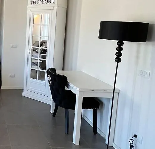 Apartment Luxury Seafront Penthouse *