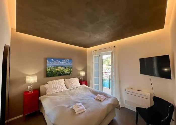 Luxury Seafront Penthouse * Porto Azzurro