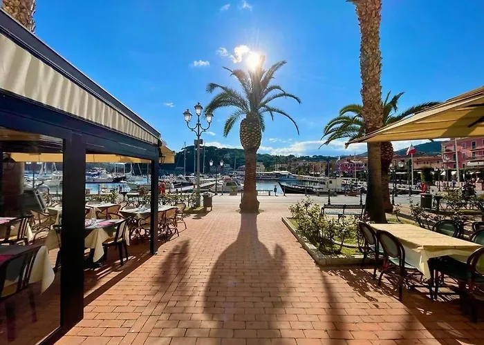 Apartment Luxury Seafront Penthouse