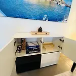 アパート Luxury Seafront Penthouse