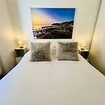 Luxury Seafront Penthouse アパート ポルト・アッズッロ