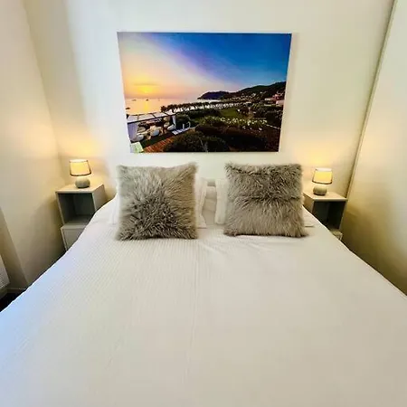 Luxury Seafront Penthouse Apartman Porto Azzurro